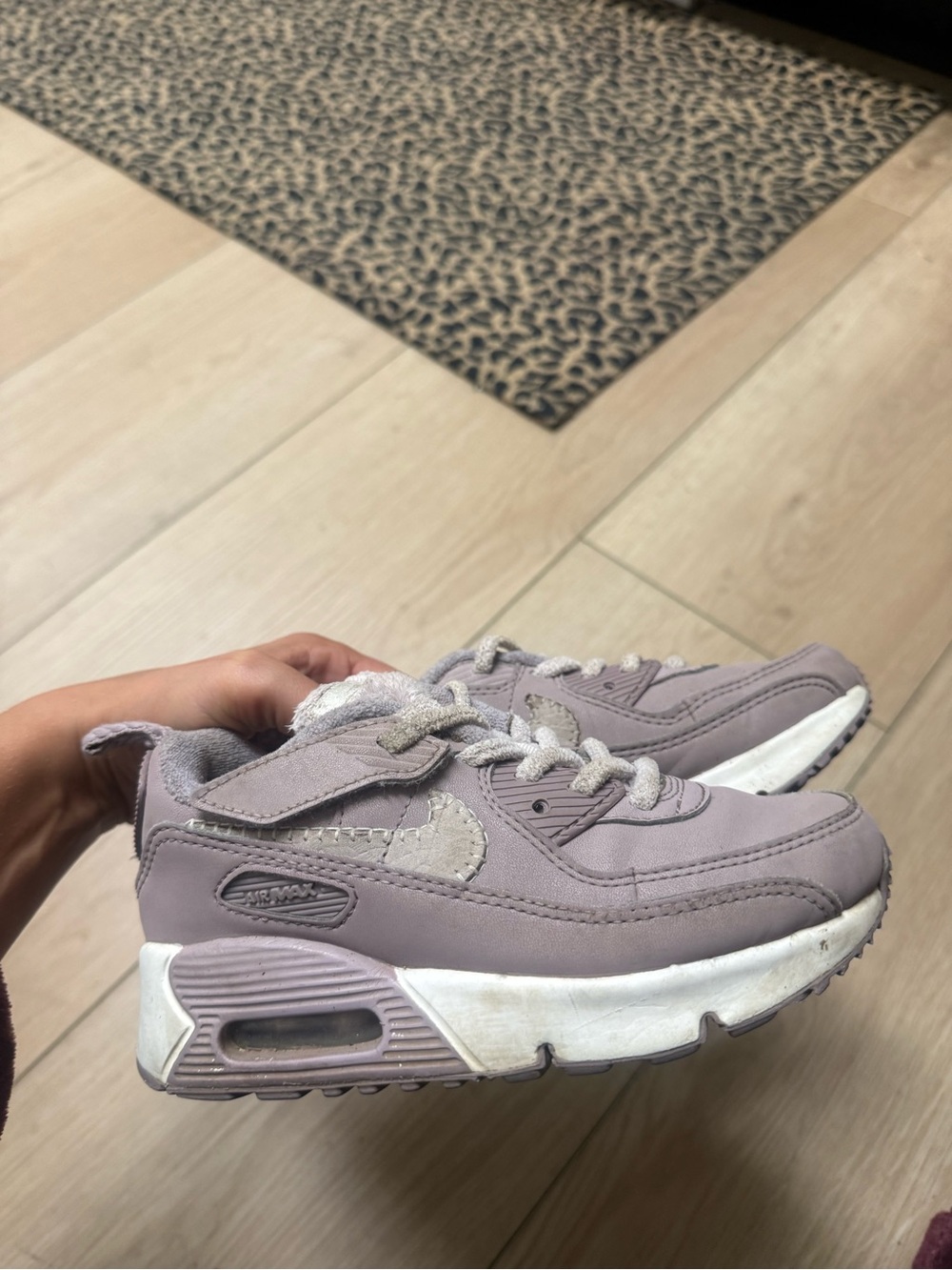 Nike Kids Sneakers in Light Mauve
